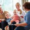        Foto de reuniones familiares de shutterstock