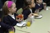 niños en comedor